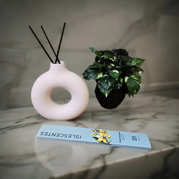 Islescentes Sweet Escape Natural Aromatherapy Incense Vanilla Lifestyle Side